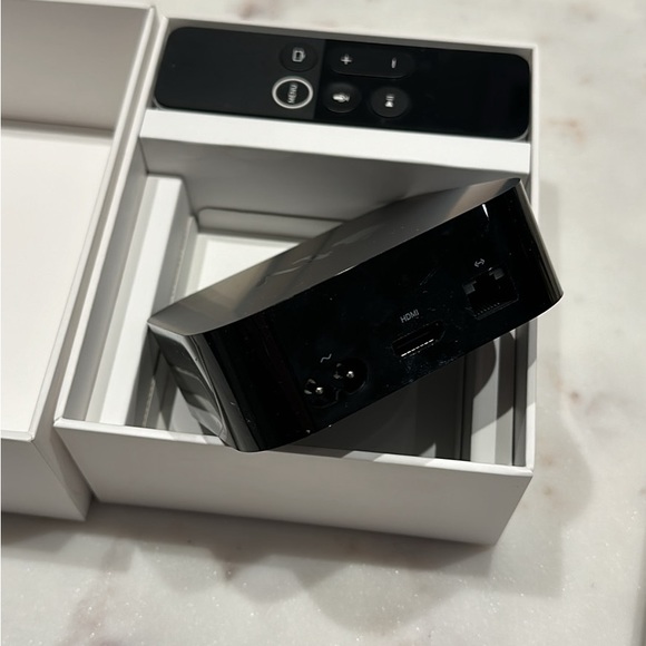 Apple TV 4K with Remote - Picture 3 of 3